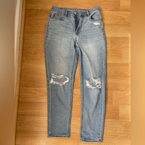 Women’s size 4 AE mom jeans